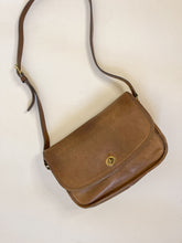 Load image into Gallery viewer, Vintage Coach City Bag in Saddle Brown