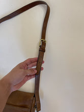 Load image into Gallery viewer, Vintage Coach City Bag in Saddle Brown