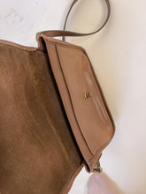 Load image into Gallery viewer, Vintage Coach City Bag in Saddle Brown