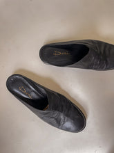 Load image into Gallery viewer, 90s Black Leather Round Toe Mules | Size 9.5
