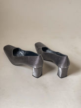 Load image into Gallery viewer, 90s Stuart Weitzman Silver Metallic Heels | 7.5

