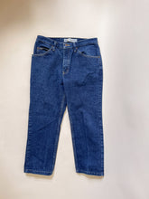 Load image into Gallery viewer, 90s Lee High Rise Dark Wash Straight Leg Jeans | 28w
