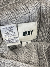 Load image into Gallery viewer, 90s DKNY Ribbed Grey Pullover | S-M
