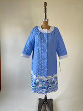 Load image into Gallery viewer, 80s Deadstock Blue Quilted House Coat | L
