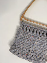 Load image into Gallery viewer, 70s Grey Speckled Crochet Wood Handle Bag
