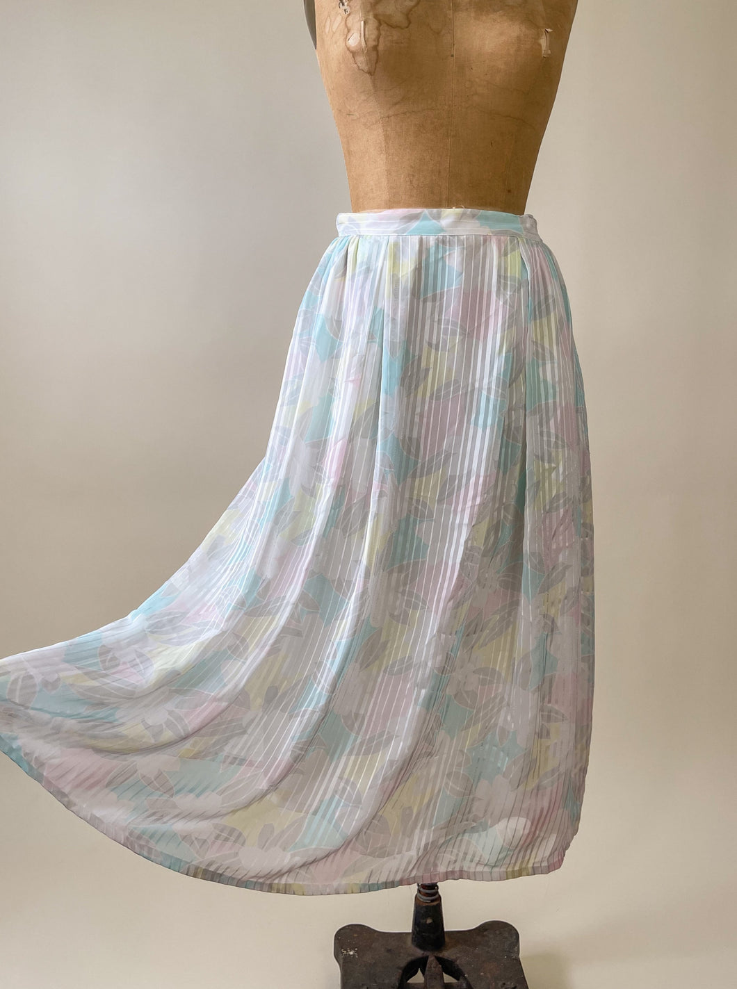 70s-80s Pastel Floral Midi Skirt | 29w