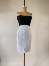 Load image into Gallery viewer, 80s Thierry Mugler White Pencil Skirt | 26w
