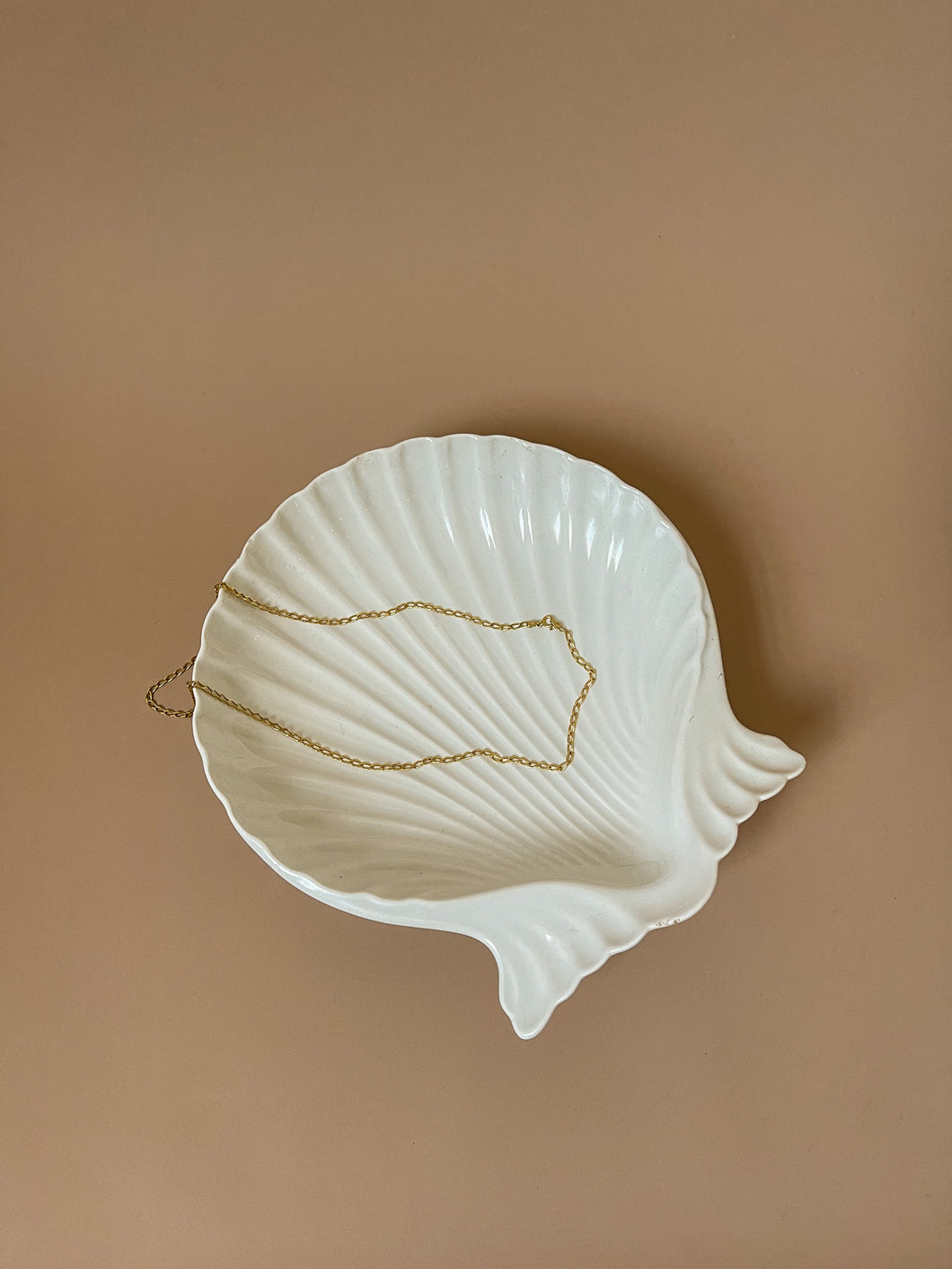 1980s Ceramic White Seashell Dish