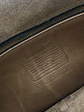 Load image into Gallery viewer, Vintage Coach City Bag in Saddle Brown
